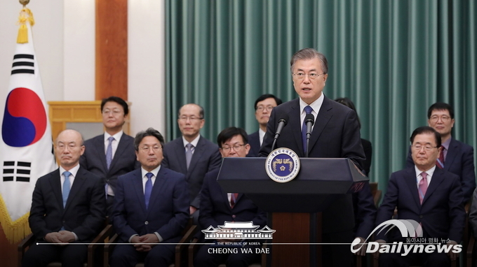 2019년 9월 9일 신임 장관 등 임명장 수여식이 있었다. 사진=데일리뉴스DB (출처: 청와대)
