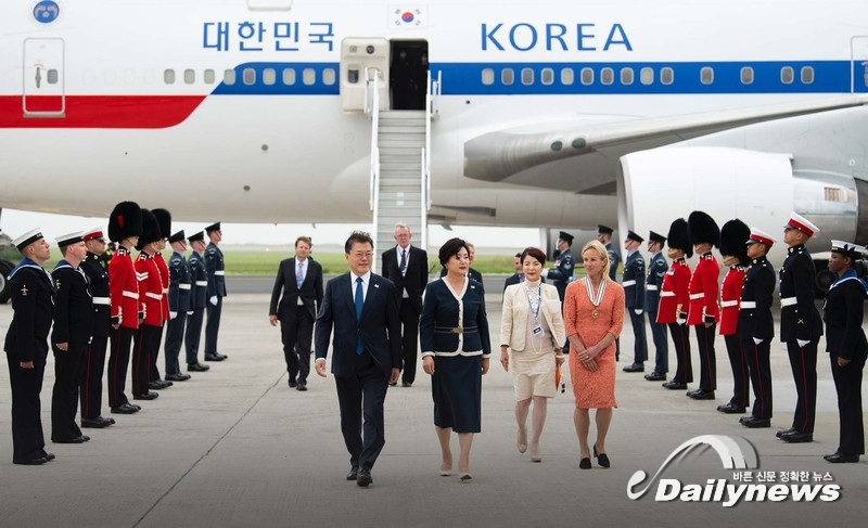 ▲ 문재인 대통령,  G7 정상회의 참석차 영국 방문(사진=청와대)