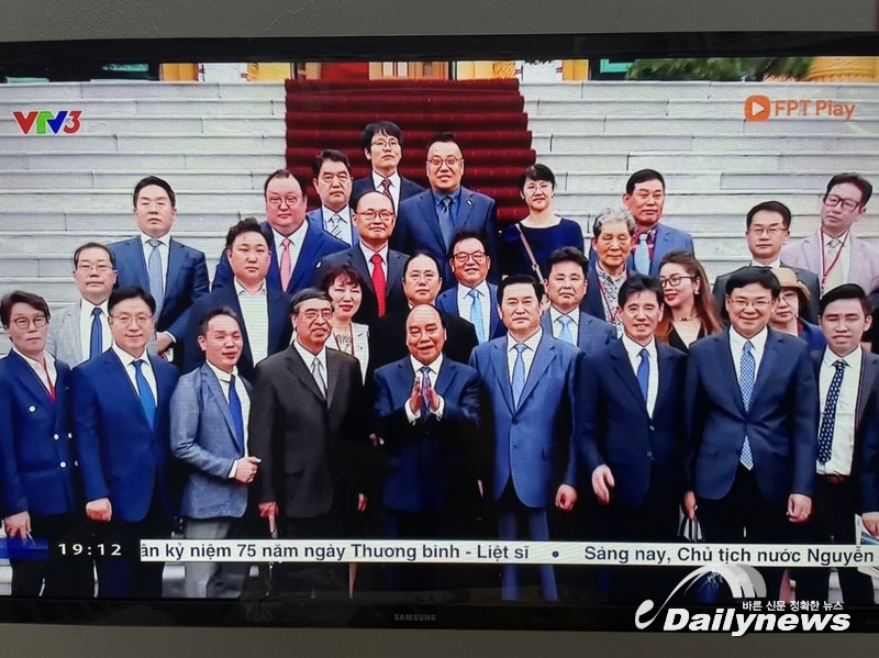 ▲ 주석과 코베카 임원들(라이프온 이우승 회장과 정철 부회장 ㆍ코베카의 신태승 상임부회장 및 코베카 임원들)이 함한 성대한 자리가 마련되었다