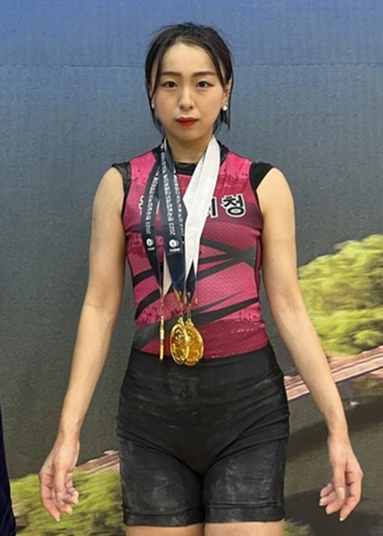 평택시청 신재경, 실업회장배역도 女 49㎏급 3관왕 ‘번쩍’