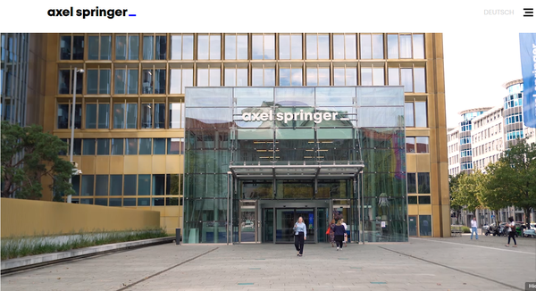 악셀 스프링거 주식회사(Axel Springer AG)는 독일 베를린에 본사를 둔 미디어 그룹으로, 1946년  악셀  스프링어가 설립하였다. 본사는 베를린에 있다.본사 전경.