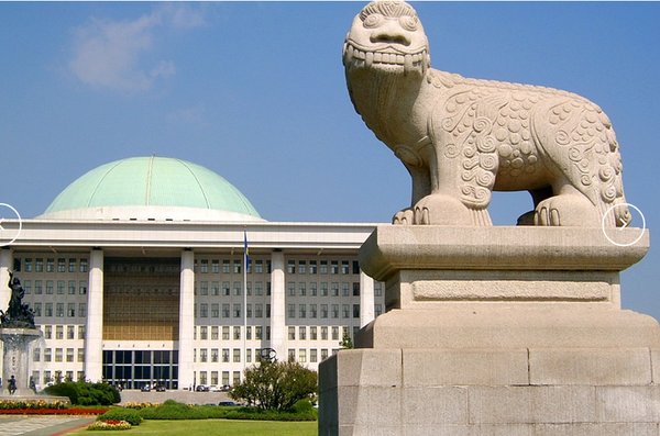 OECD 회원국들은 복지수요 증가에 따른 재정적자 발생 가능성에 직면하고 있으며, 전통적인 사회보험 기반의 사회보장제도보다는 재산세나 재화 및 용역세 확대를 통한 재원 다각화와 노인을 대상으로 하는 보편적인 정책을 확대하는 변화가 관찰되었습니다.