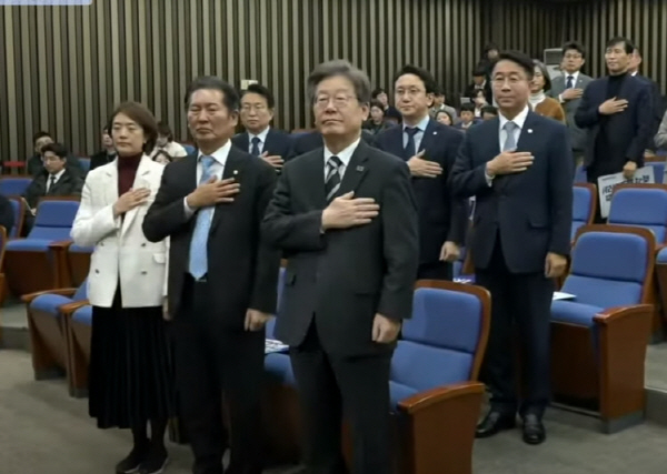 민주당,  의원총회서 선거제 난상토론