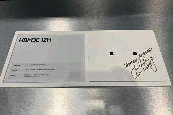 젠슨 황 엔비디아 CEO의 '인증'이란 단어와함께 친필 사인을 남긴 삼성 HBM3E. 사진=삼성전자