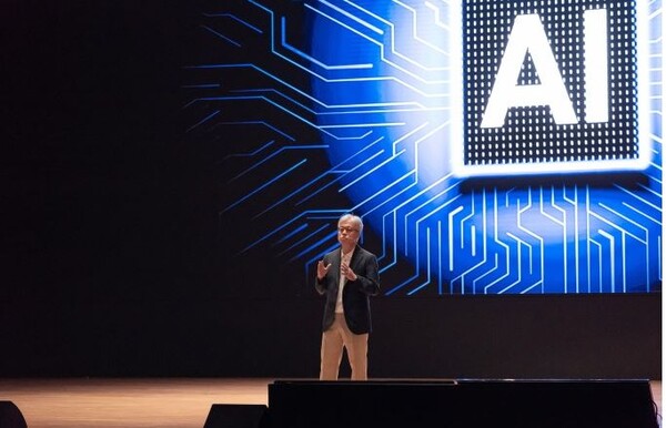  '삼성 파운드리 포럼 2024(Samsung Foundry Forum 2024)'에서 최시영 삼성전자 파운드리 사업부장 사장이 기조연설을 하고 있다. 사진=삼성전자