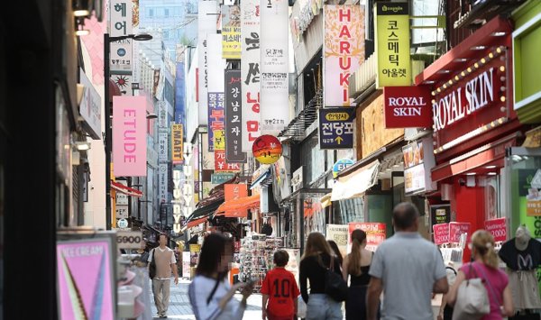 정부가 현재 경기가 완만한 회복세에 있다고 진단했다. 그러나 체감물가가 여전히 높아 좀처럼 경기가 살아나지 않고 있더다. 사진=연합뉴스