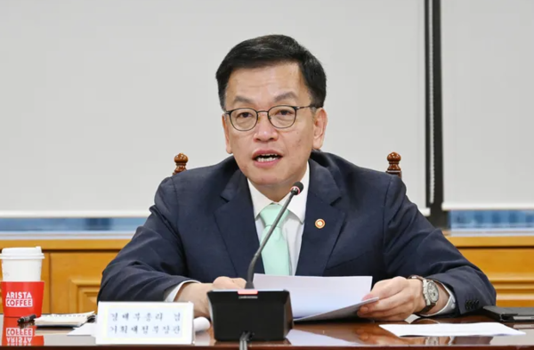 최상목 경제부총리 겸 기획재정부 장관이 14일 서울 중구 은행회관에서 열린 ‘거시경제금융현안 간담회’를 주재하고 있다. 사진=기획재정부