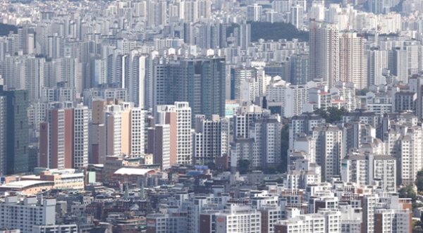 우리나라 가계부채 증가율이 주요 선진국 중에서 홍콩 다음으로 높은 것으로 나타났다. 사진은 서울 아파트 모습. 사진=연합뉴스