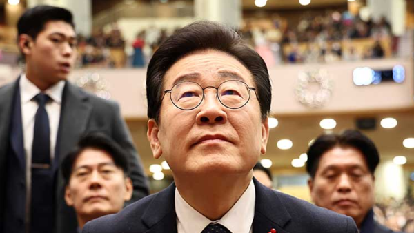 더불어민주당 이재명 대표가 25일 서울 여의도순복음교회에서 열린 성탄예배에 참석해 있다. 사진=연합뉴스
