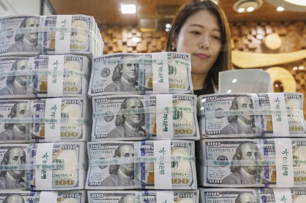 고환율 기조에도 외환보유액이 지난달 소폭 증가했다. 사진=연합뉴스