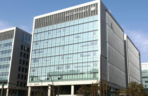 LG CNS 공모주 청약이 21조원을 습수하며 흥행에 성공했다. 사진은 서울 강서구 마곡 LG CNS 사옥. 사진=LG CNS