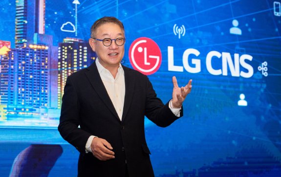 현신균 LG CNS CEO가 1월 9일 서울 여의도 콘래드호텔에서 열린 기업공개(IPO) 기자간담회에서 발표를 하고 있는 모습. 사진=LG CNS