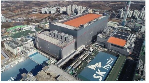 반도체 수출 호조에 10대기업 무역집중도가 더욱 높아졌다. 사진은 SK하이닉스 이천공장. 사진=SK하이닉스