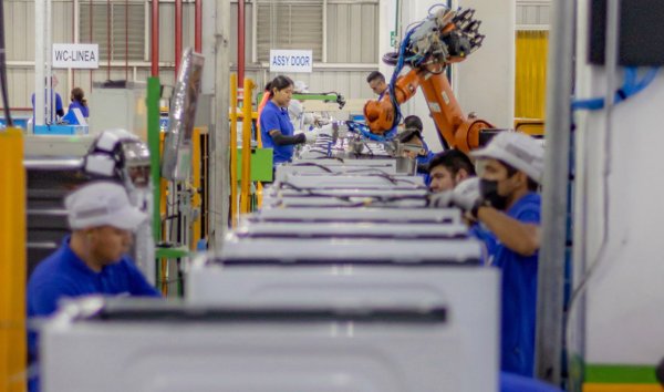 삼성전자 멕시코 케레타로 공장 내 작업 모습. 사진=삼성전자