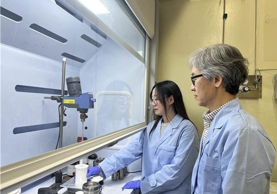 우라늄 흡착 나노 신소재 개발한 원자력연 연구팀. 사진=한국원자력연구원