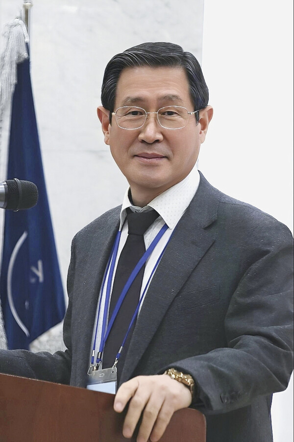 Column           승리와 패배를 가른 결정적 차이: 겸손한 진정성과 자만의 덫