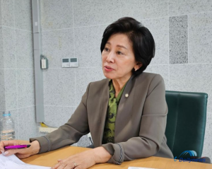 국회 친밀관계폭력대책 특위 구성 추진   민주당 · 국민의힘 등 여야 국회의원 93 명 특위 구성결의안 공동발의